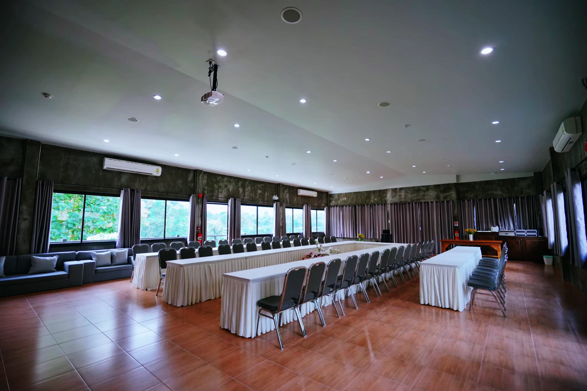 ห้องประชุมและสันทนาการ